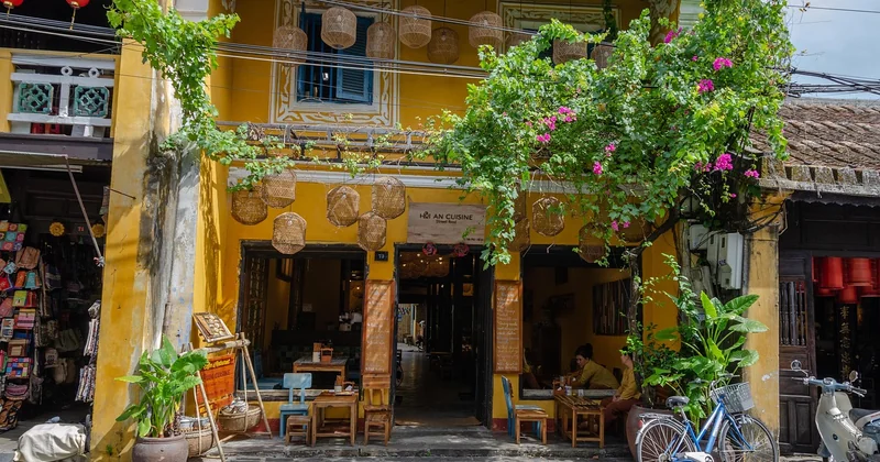 Les cafés historiques et leur rôle dans la journée monégasque